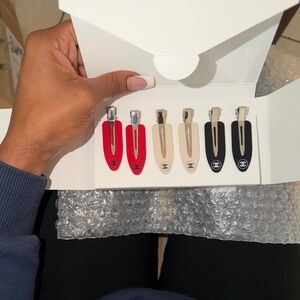 Chanel Beauté AUTHENTIC GWP Hair Clips